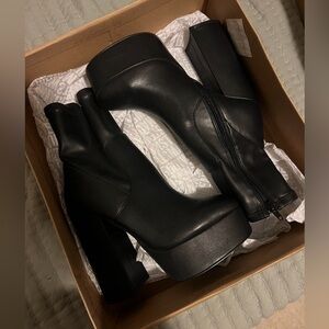 Steve Madden Black Boots